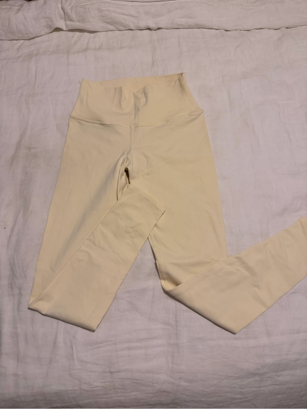 ALO Yoga High-Rise Leggings in Soft Cream